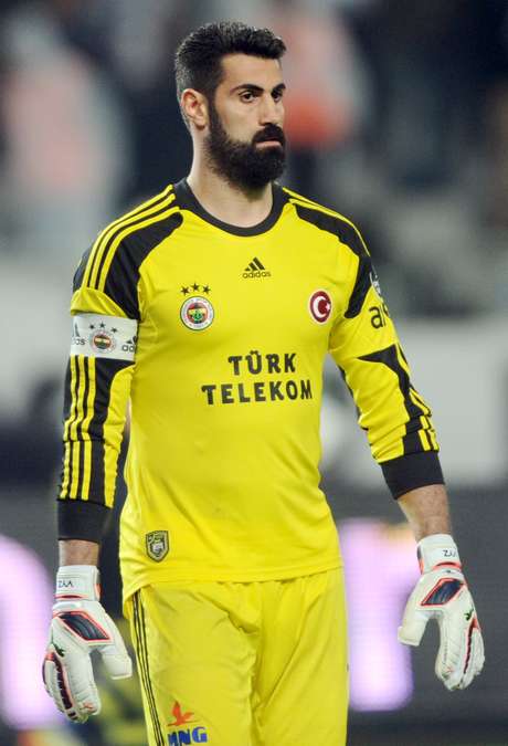 O cartola não aprova a barba de Volkan Demirel <p>O cartola não aprova a barba de Volkan Demirel</p>