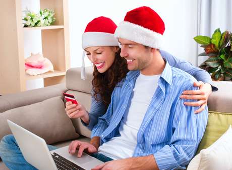 Por ser uma data popularmente conhecida pelas trocas de presentes, o Natal deve alavancar ainda mais as vendas no e-commerce. Invista ainda mais no marketing da sua loja virtual e garanta bons resultados neste final de ano Por ser uma data popularmente conhecida pelas trocas de presentes, o Natal deve alavancar ainda mais as vendas no e-commerce. Invista ainda mais no marketing da sua loja virtual e garanta bons resultados neste final de ano