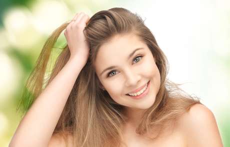 O cuidado com a raiz é essencial para ter um cabelo forte e saudável O cuidado com a raiz é essencial para ter um cabelo forte e saudável