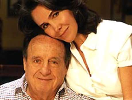 Após 27 anos trabalhando juntos, ele se casou, em 2004, com a atriz Florinda Meza, que interpretava a Dona Florinda <p>Após 27 anos trabalhando juntos, ele se casou, em 2004, com a atriz Florinda Meza, que interpretava a Dona Florinda</p>