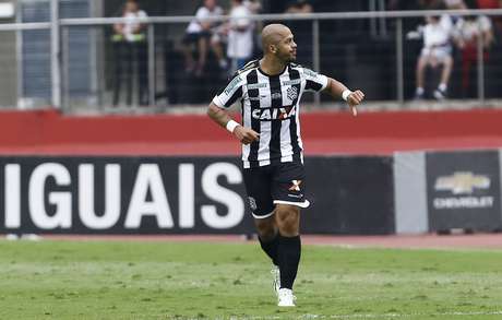 Formado no São Paulo, Mazola foi o algoz da festa de Kaká <p>Formado no São Paulo, Mazola foi o algoz da festa de Kaká</p>