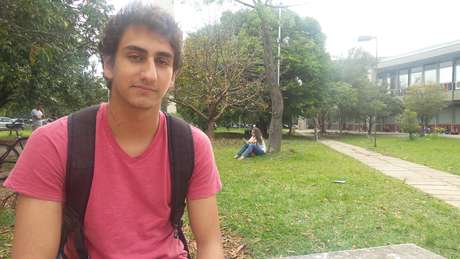 Candidato a uma vaga no curso de engenharia civil, Victor Chafick Miguel, 18 anos, considerou a prova de matemática complicada Candidato a uma vaga no curso de engenharia civil, Victor Chafick Miguel, 18 anos, considerou a prova de matemática complicada
