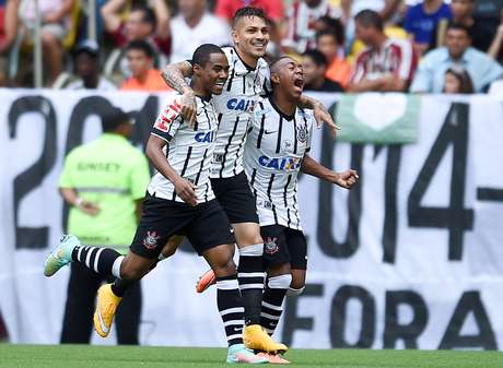 Corinhtians abriu o placar cedo com Paolo Guerrero <p>Corinhtians abriu o placar cedo com Paolo Guerrero</p>