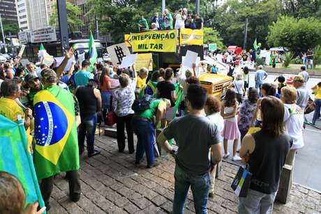 Protestos contra Dilma já ocorriam desde o fim das eleições do ano passado <p>Protestos contra Dilma já ocorriam desde o fim das eleições do ano passado</p>