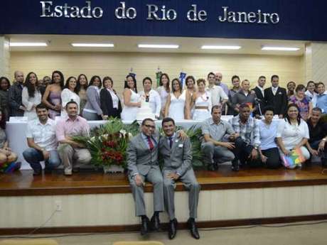 Casamento coletivo realizado no Rio, em 2012: iniciativa pode acelerar o processo de casais que buscam pelos seus direitos Casamento coletivo realizado no Rio, em 2012: iniciativa pode acelerar o processo de casais que buscam pelos seus direitos