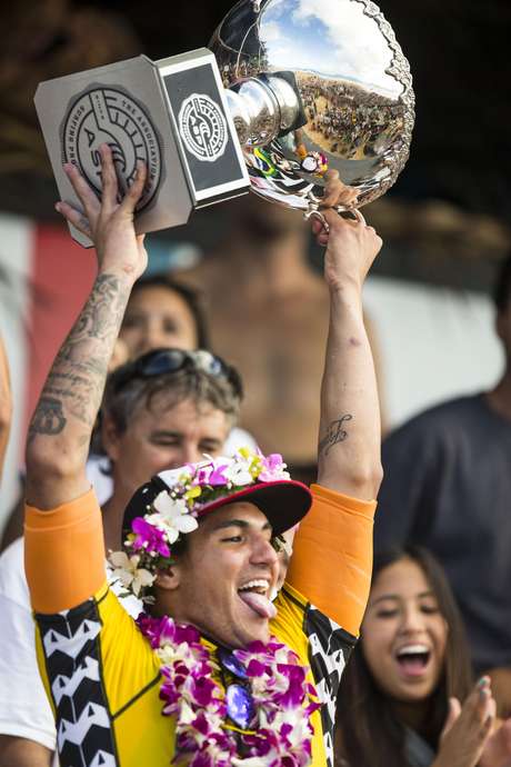 Gabriel levanta título inédito para o Brasil Gabriel levanta título inédito para o Brasil