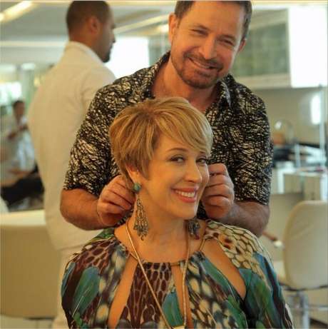 Claudia Raia mostra novo corte de cabelo Claudia Raia mostra novo corte de cabelo