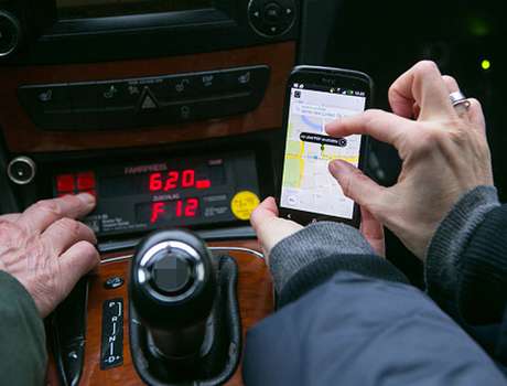 Desde 2013, quando o aplicativo de corridas com motorista particular chegou à capital sul-coreana, o Uber enfrenta problemas com a lei <p>Desde 2013, quando o aplicativo de corridas com motorista particular chegou à capital sul-coreana, o Uber enfrenta problemas com a lei</p>