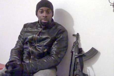 Reprodução <p>Amedy Coulibaly, o terrorista que sequestrou o mercado</p>
