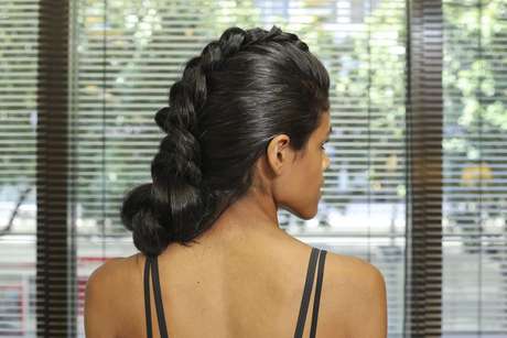Quanto mais cabelo a mulher tiver, melhor o efeito do moicano Quanto mais cabelo a mulher tiver, melhor o efeito do moicano