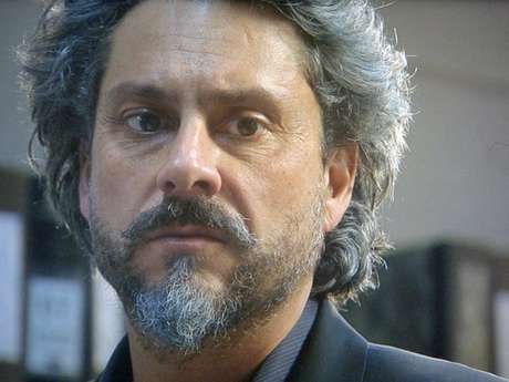 Zé Alfredo foi encontrado pela polícia e preso em 'Império' Zé Alfredo foi encontrado pela polícia e preso em 'Império'