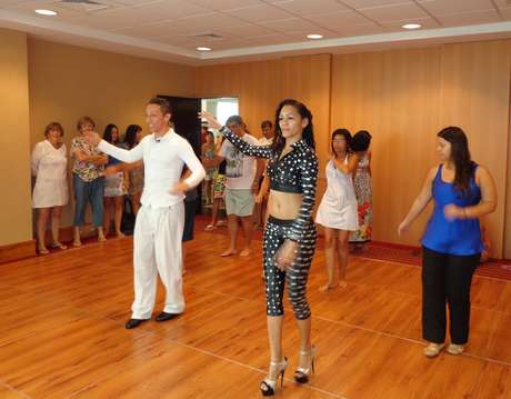 Naldi e Nete dão aula de samba Naldi e Nete dão aula de samba