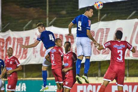 Vida nova? Artilheiros, Pato e Damião buscam regularidade