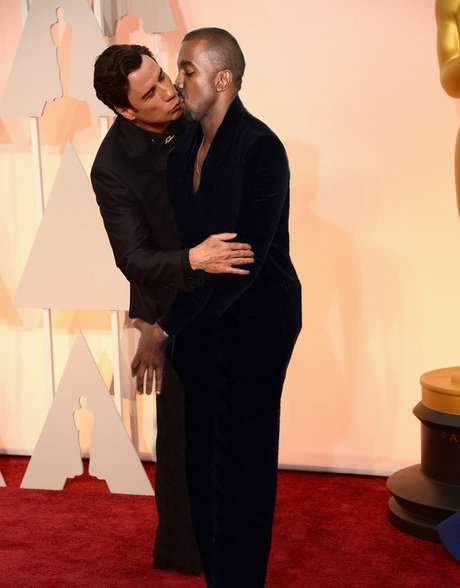 John Travolta e Kanye West esquentam o clima John Travolta e Kanye West esquentam o clima