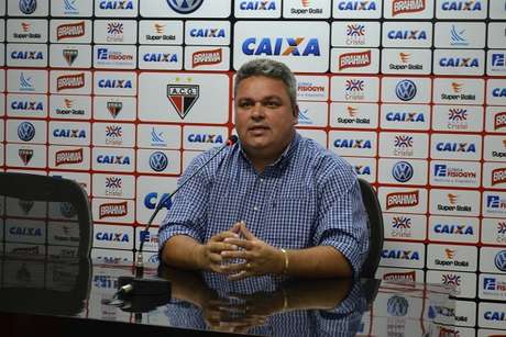 Adson Batista elogiou técnico interino João Paulo Sanches <p>Adson Batista elogiou técnico interino João Paulo Sanches</p>