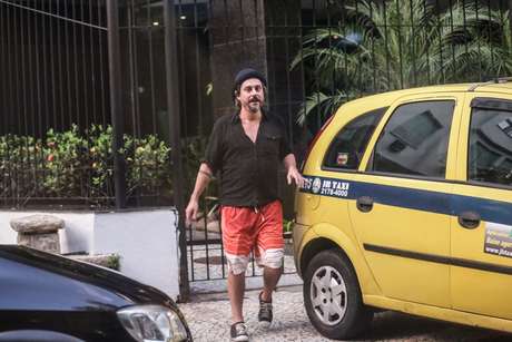 O festejo durou até as primeiras horas da manhã deste domingo (01); Alexandre Nero foi visto saindo do local animado O festejo durou até as primeiras horas da manhã deste domingo (01); Alexandre Nero foi visto saindo do local animado