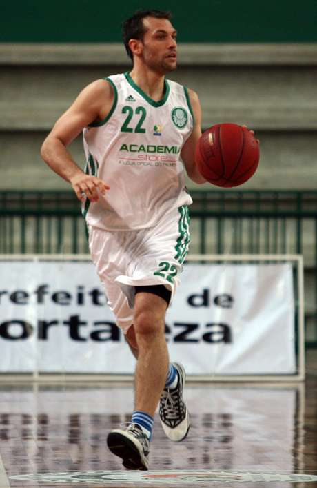 Max Stanic é um dos ídolos do Palmeiras no basquete Max Stanic é um dos ídolos do Palmeiras no basquete