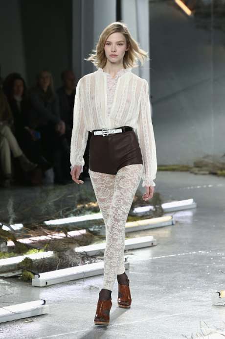 Desfile da Rodarte, na Semana de Moda de Nova York Desfile da Rodarte, na Semana de Moda de Nova York