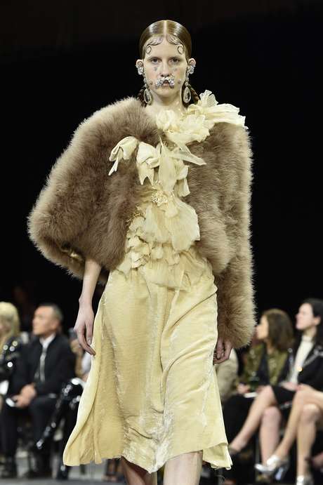 Desfile de Givenchy na semana de moda de Paris Desfile de Givenchy na semana de moda de Paris