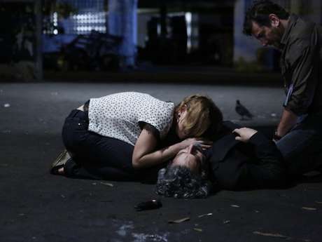 Cristina não se conforma com a morte do pai <p>Cristina não se conforma com a morte do pai</p>