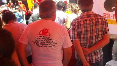 Protesto se dizia "contra o golpismo" <p>Protesto se dizia "contra o golpismo"</p>