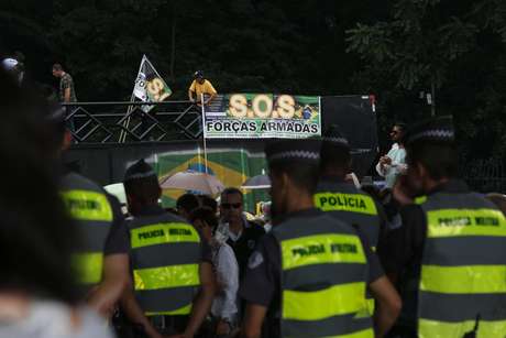 Trio do SOS Forças Armadas, um dos movimentos participantes do protesto <p>Trio do SOS Forças Armadas, um dos movimentos participantes do protesto</p>