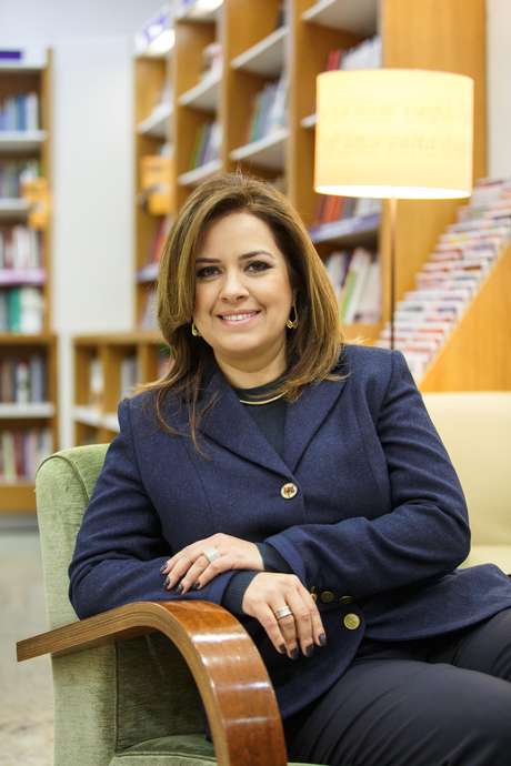 Lara Selem, da Selem & Bertozzi Consultoria, diz que empresa optou por lançar franquia porque as faculdades brasileiras não preparam os futuros advogados para serem empreendedores <p>Lara Selem, da Selem & Bertozzi Consultoria, diz que empresa optou por lançar franquia porque as faculdades brasileiras não preparam os futuros advogados para serem empreendedores</p>