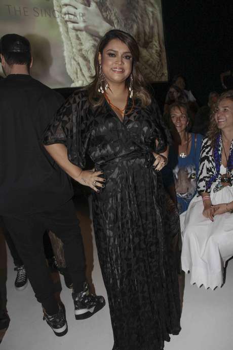 Cantora foi ao desfile da Têca no quarto dia de SPFW Cantora foi ao desfile da Têca no quarto dia de SPFW