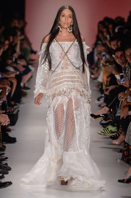 Lea T no desfile de Têca <p>Lea T no desfile de Têca</p>