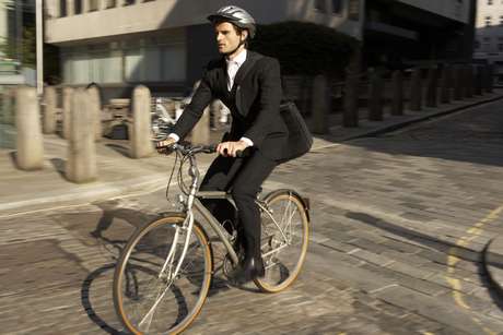 Acessórios para quem vai ao trabalho de bicicleta compõe nicho promissor Acessórios para quem vai ao trabalho de bicicleta compõe nicho promissor
