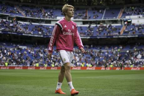 Odegaard começou o jogo no banco de reservas Odegaard começou o jogo no banco de reservas