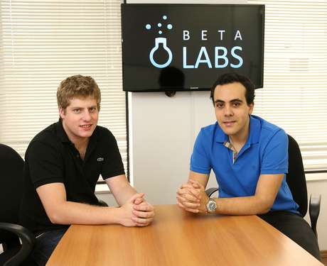 Colegas no curso de Administração da Fundação Getúlio Vargas, Luan Gabellini e Felipe Cataldi hoje são sócios da empresa de sistemas de gestão Betalabs Colegas no curso de Administração da Fundação Getúlio Vargas, Luan Gabellini e Felipe Cataldi hoje são sócios da empresa de sistemas de gestão Betalabs
