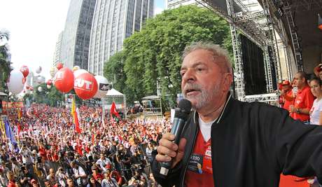 Ex-presidente participou de ato da CUT, em São Paulo Ex-presidente participou de ato da CUT, em São Paulo