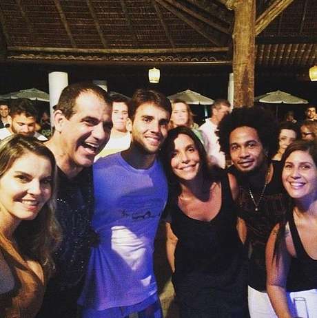 Fãs e colegas de trabalho de Ivete também estavam na festa Fãs e colegas de trabalho de Ivete também estavam na festa