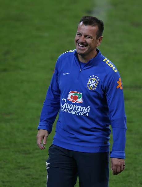 Dunga prepara o Brasil para amistoso em São Paulo Dunga prepara o Brasil para amistoso em São Paulo