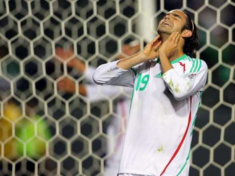 Mexsport En el preolímpico rumbo a los Juegos Olímpicos de Beijing 2008 la selección mexicana no pudo conseguir su clasificación. El empate con Canadá y la derrota con Guatemala obligaba a que el Tri anotar seis goles ante Haití; el marcador terminó 5-1 y México quedó fuera de la justa veraniega y Hugo Sánchez fue despedido como técnico nacional.