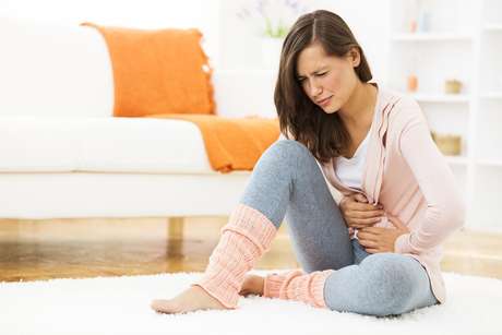 "Cólica menstrual é algo de grande importância. Muitas mulheres ficam caladas porque acham que faz parte da vida normal e é um baita erro. Gera desconforto e prejuízo", diz ginecologista "Cólica menstrual é algo de grande importância. Muitas mulheres ficam caladas porque acham que faz parte da vida normal e é um baita erro. Gera desconforto e prejuízo", diz ginecologista