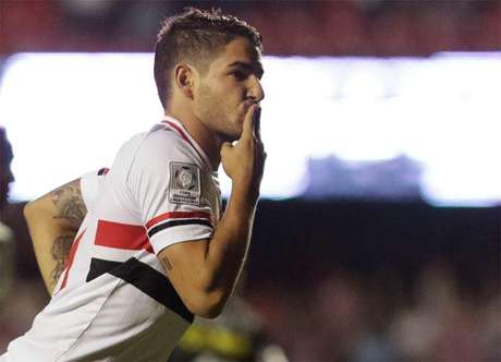 Em ação Pato diz ter sondagem para trocar SPFC por outro time brasileiro