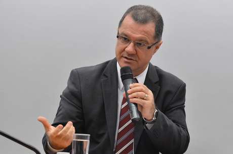 “Não existe nenhuma decisão sobre veto ou sanção" disse Carlos Gabas sobre opção de Dilma “Não existe nenhuma decisão sobre veto ou sanção" disse Carlos Gabas sobre opção de Dilma