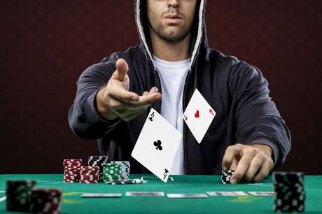 Como se juega al poker y sus reglas