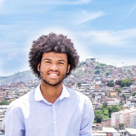 Rene Silva, editor-chefe do Voz da Comunidade Rene Silva, editor-chefe do Voz da Comunidade