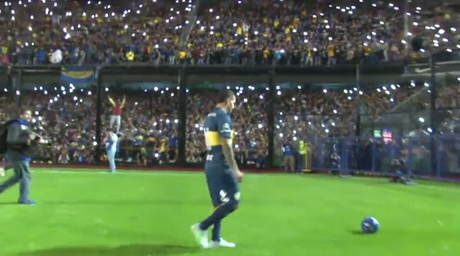 Tevez encheu o estádio de La Bombonera para sua apresentação como jogador do Boca Tevez encheu o estádio de La Bombonera para sua apresentação como jogador do Boca