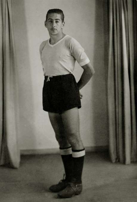 Alcides Ghiggia foi um dos maiores ídolos da história da seleção uruguaia Alcides Ghiggia foi um dos maiores ídolos da história da seleção uruguaia
