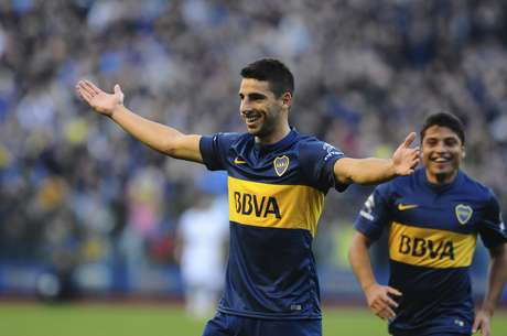 Calleri fez um dos gols mais bonitos do ano: encobriu o goleiro chutando de letra Calleri fez um dos gols mais bonitos do ano: encobriu o goleiro chutando de letra
