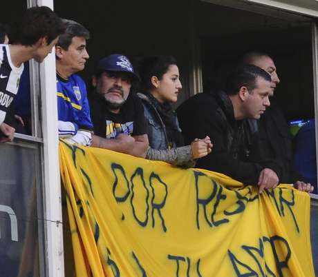 Maradona esteve na Bombonera para prestigiar Tévez Maradona esteve na Bombonera para prestigiar Tévez