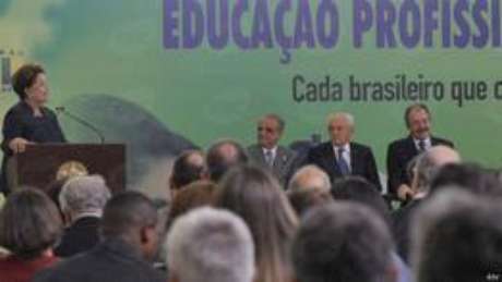 Dilma em evento do Pronatec: promessas de mais 12 milhões de vagas Dilma em evento do Pronatec: promessas de mais 12 milhões de vagas