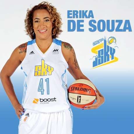Érika de Souza anuncia mudança para o Chicago Sky na WNBA e jogará ao