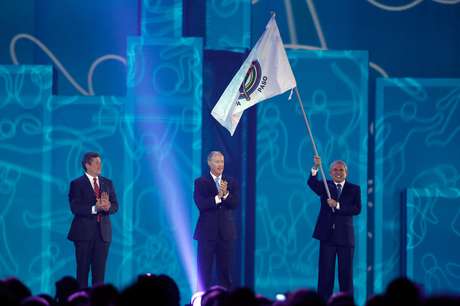 Luis Castañeda Lossio recebeu bandeira do Pan neste domingo