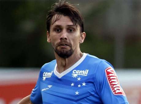 Depois de Douglas Grolli, Mano Menezes testa Paulo André na zaga titular do Cruzeiro