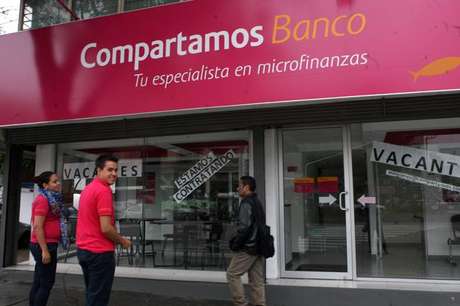 El Costo Anual Total (CAT), un indicador oficial que incluye todos los costos del cr&eacute;dito, va de 21.8 a 43.7 por ciento en una tarjeta Platino.
